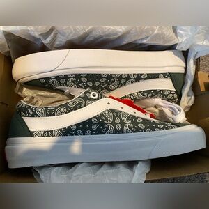 NIB Vans shoes Bandana Jungle Gr/Trwht ULTRACUSH paisley